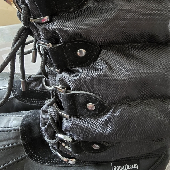 Like New Condition Women's Black Faux Fur Winter Boots - Picture 3 of 5